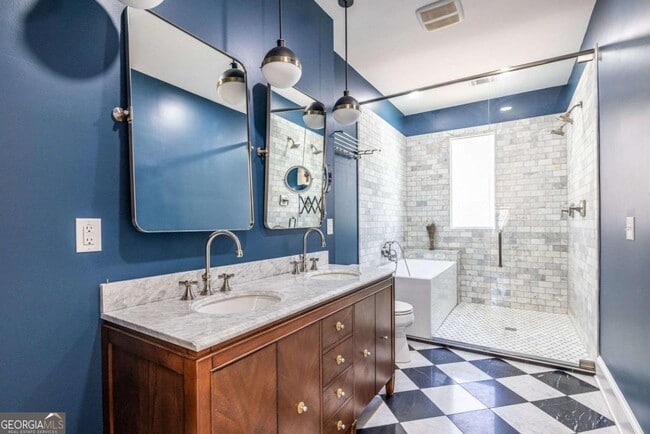 Building Photo - 692 Myrtle St NE