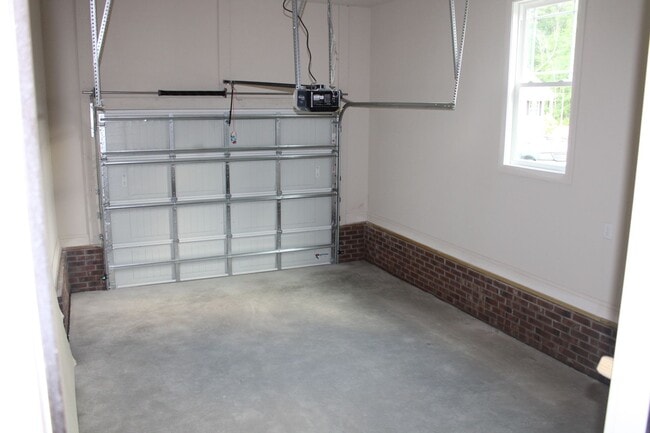 Building Photo - 4839 Jamestown Dr NW