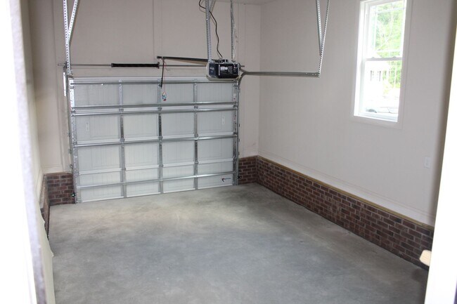 Building Photo - 4847 Jamestown Dr NW