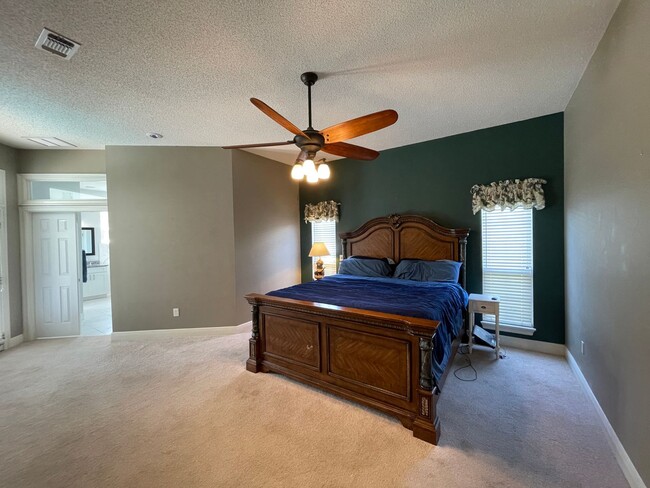 Building Photo - For Lease - 3 BR|2.5 BA w/ In-ground Pool in Palm Bay!