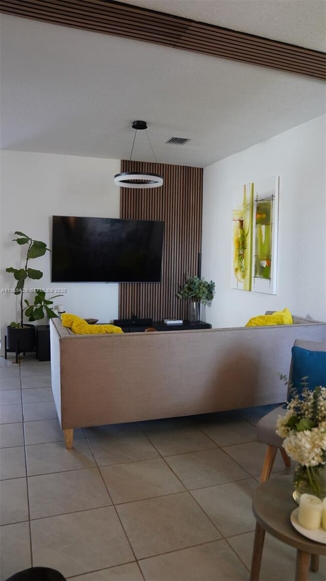 Building Photo - 549 NW 204th St