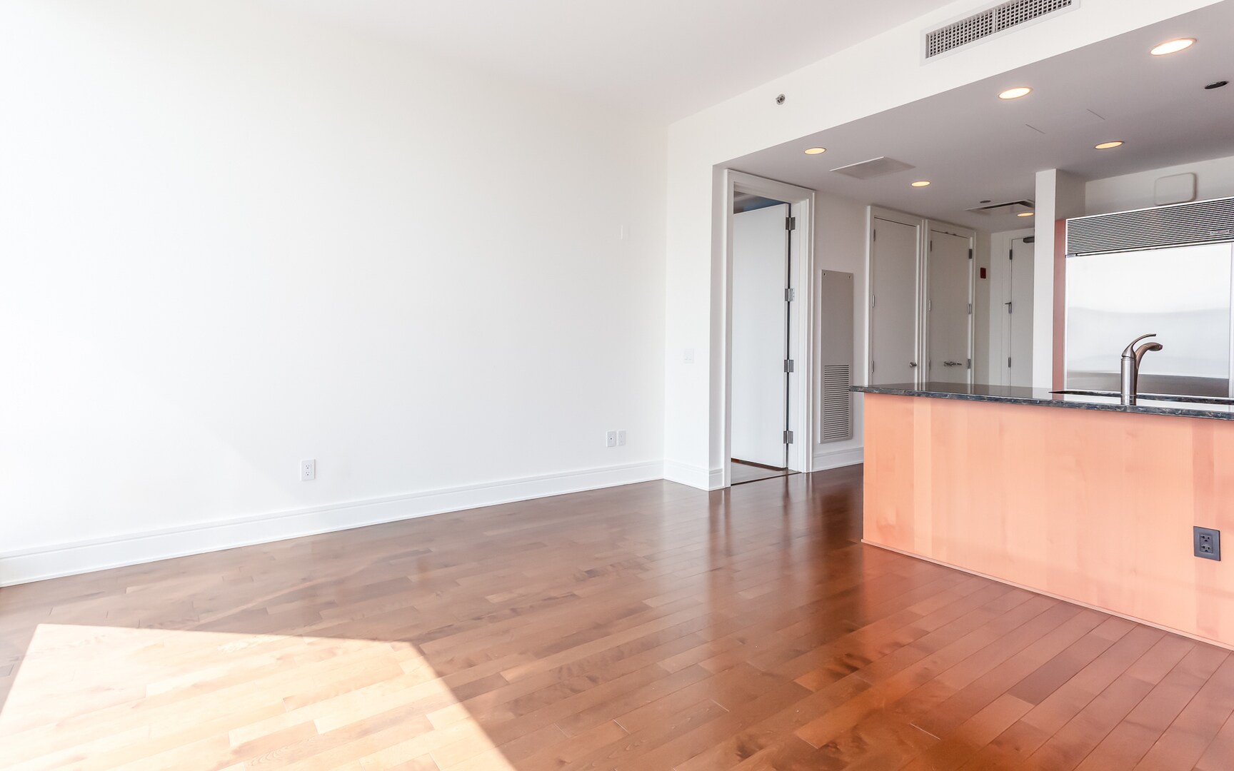 Building Photo - 401 N Wabash Ave