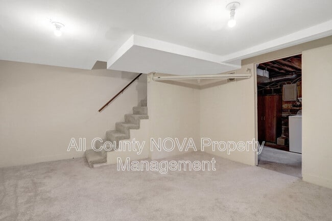 Building Photo - 2238 Farrington Ave