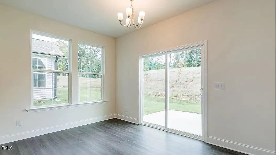 Building Photo - Room in House on Burford Wy