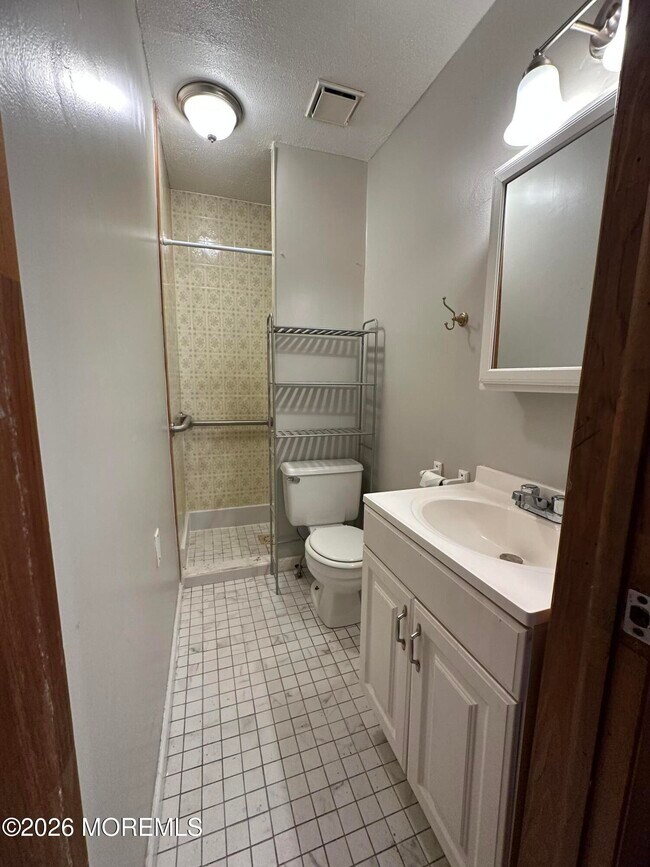 Building Photo - 456 Hulse Ave
