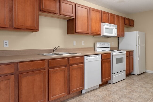 Building Photo - Largest 3 Bedroom 2 Bath Available $1,599/mo - $0-Deposit