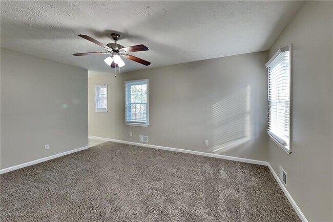 Building Photo - 4505 Laurie Ln SW