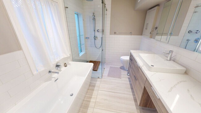 Building Photo - Unfurnished - Custom Built Home | Short-Term Lease