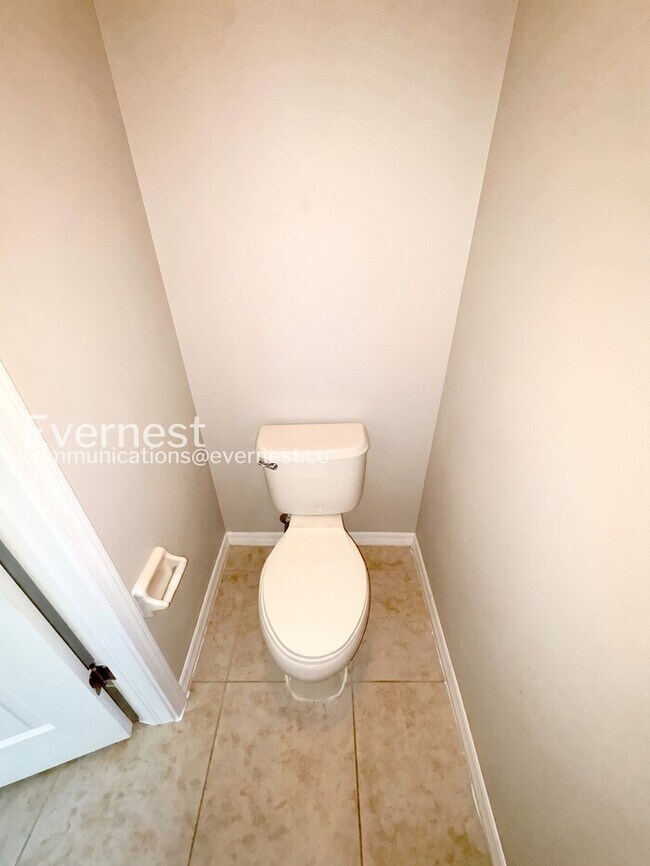 Building Photo - 11211 Flora Springs Dr