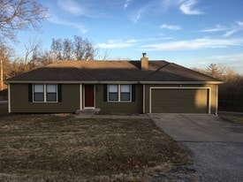 Building Photo - 3319 Tracy Ave