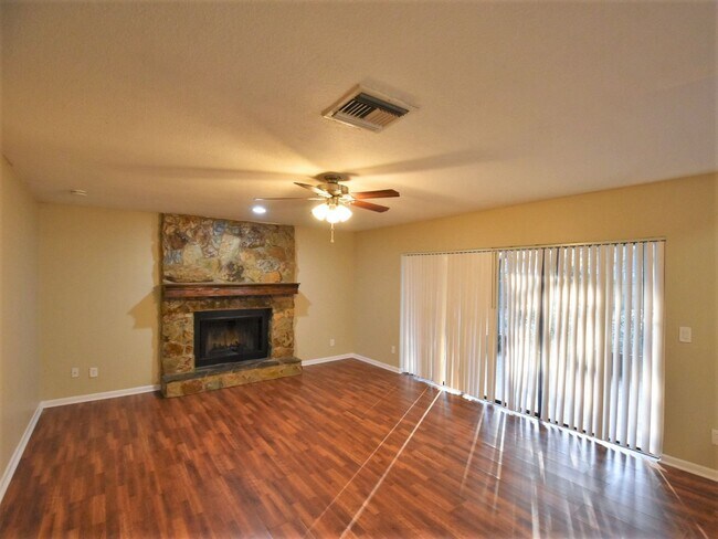 Building Photo - 3906 Sabal Palm Ct