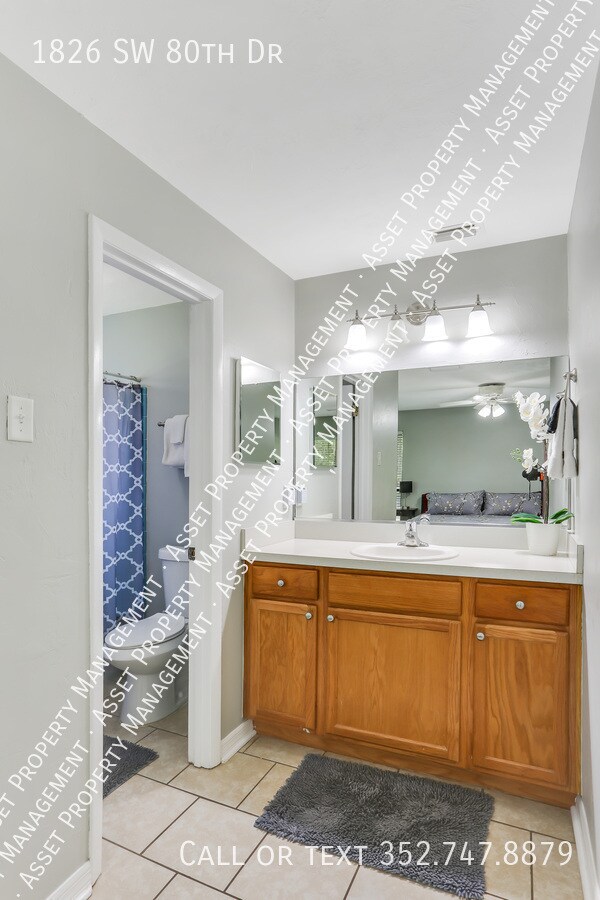 Building Photo - 1826 SW 80th Dr