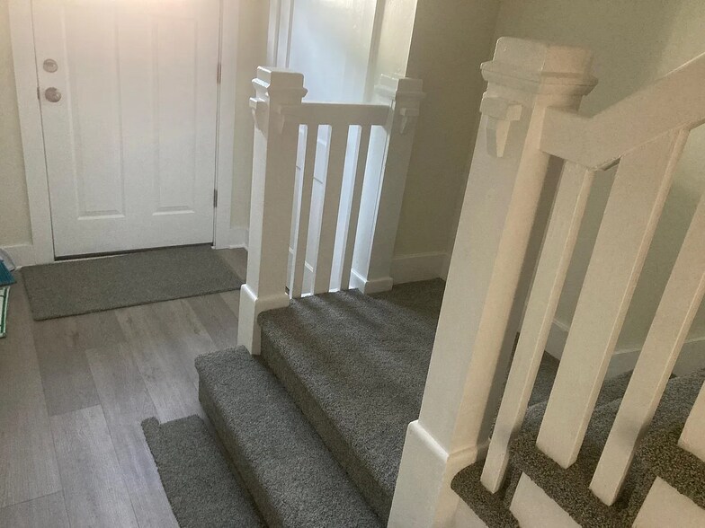 Building Photo - 2303 Murray Ave