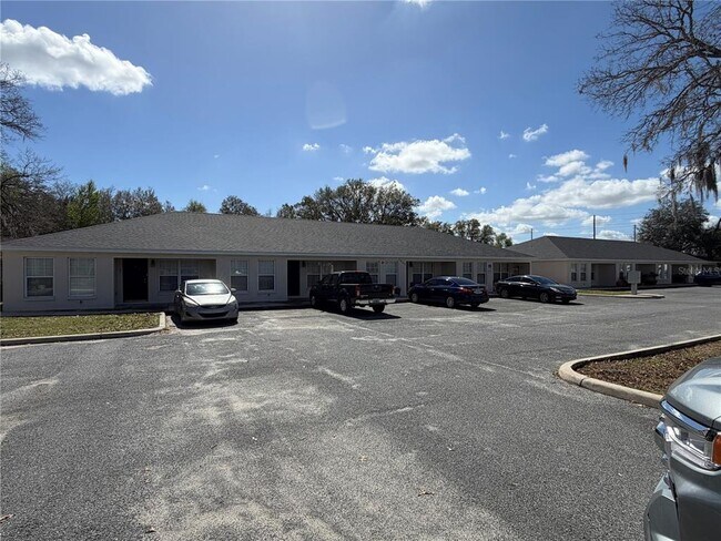 Building Photo - 7059 Midway Terrace