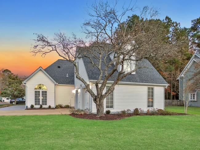 Building Photo - 48145 Mayflower Dr