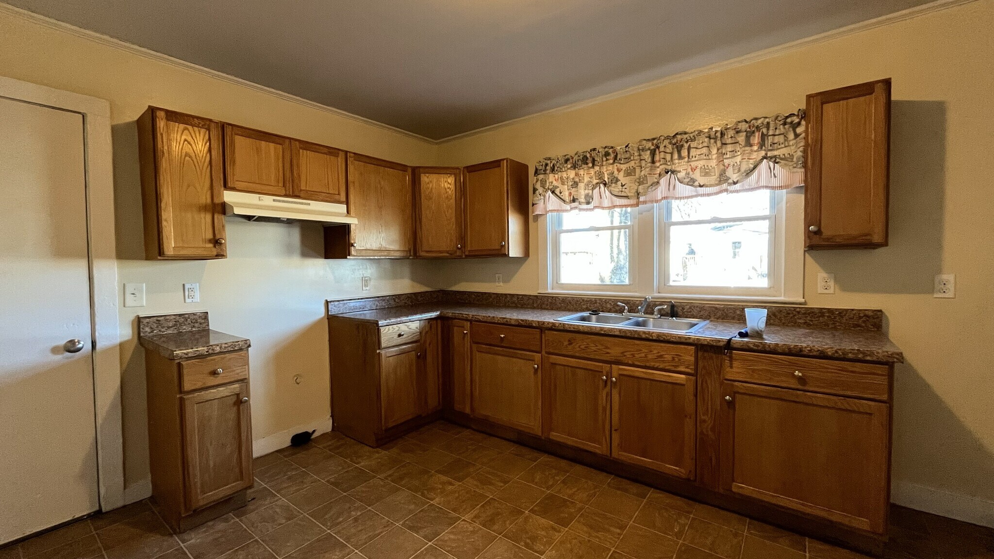 Building Photo - 2621 Dr Carver Rd