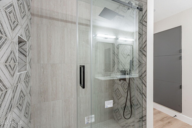 Building Photo - 745 E Pierce St