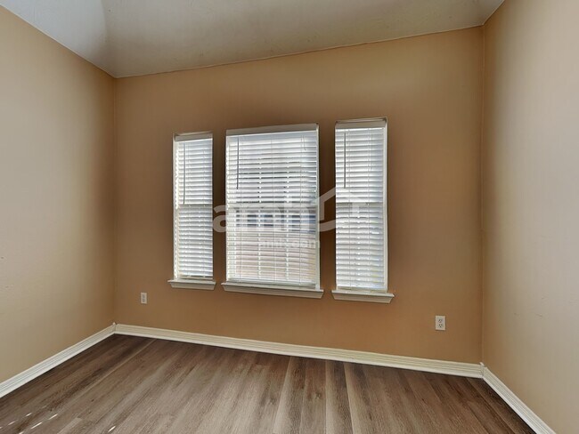 Building Photo - 7819 Niki's Crossing