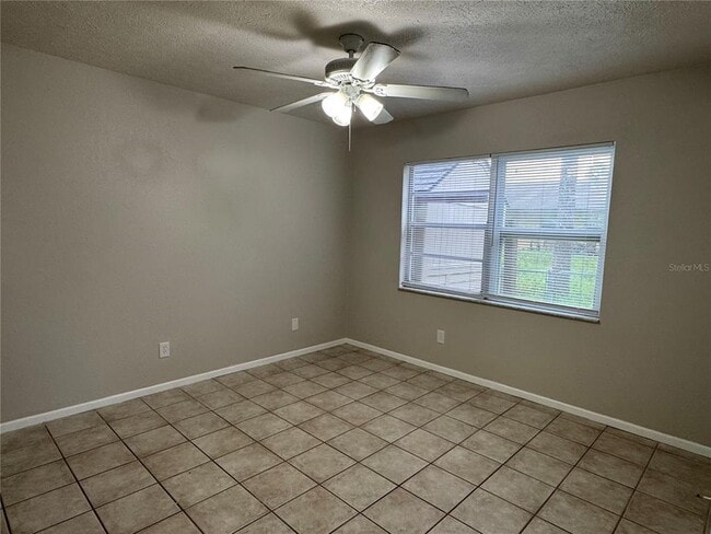 Building Photo - 5644 Silver Spur Dr