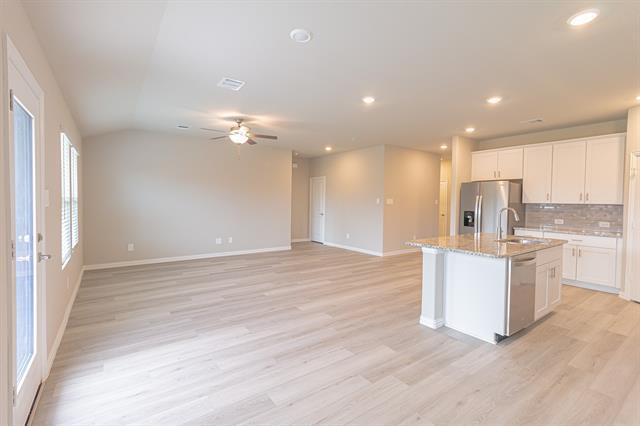 Building Photo - 2216 Dunbar Dr