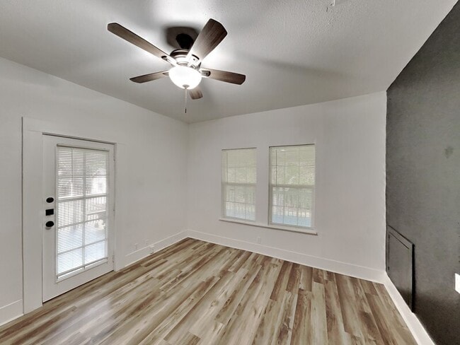 Building Photo - 26998 Hogan Dr