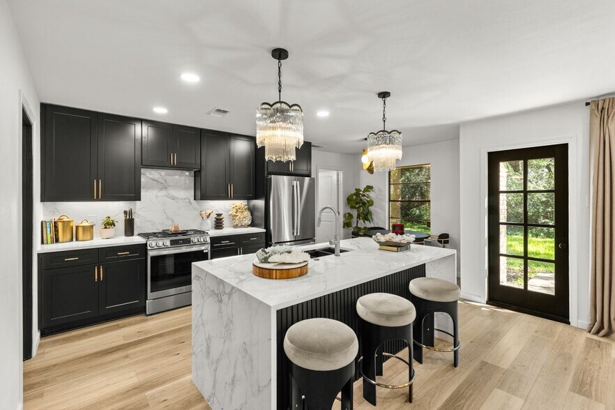 Building Photo - 2822 Low Oak