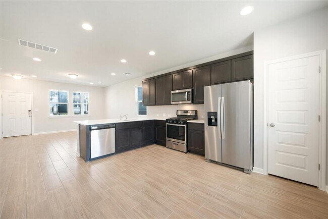 Building Photo - 2045 Arendale Dr