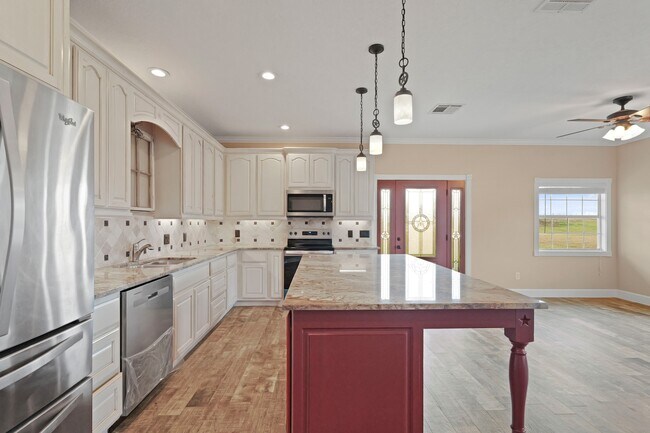 Building Photo - 35408 FM 1488