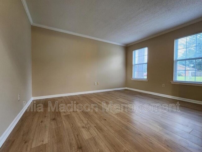 Building Photo - 21 Cobblestone Ct