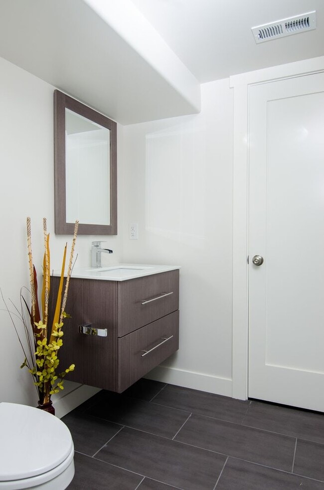 Building Photo - 4Bd/3.5Ba Seattle Home
