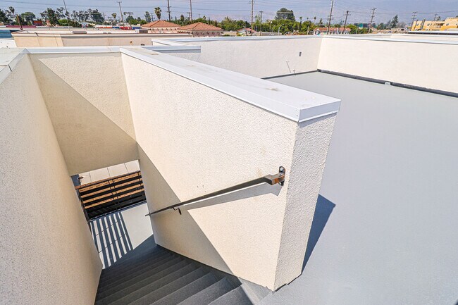 Building Photo - 5932 Lemp Ave