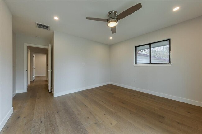 Building Photo - 5104 Woodmoor Dr