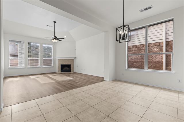 Building Photo - 2698 Lake Ridge Dr