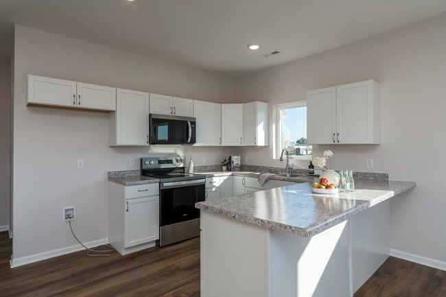 Building Photo - 3131-3201 Noble Dr