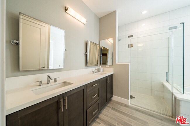 Building Photo - 5837 Village Dr
