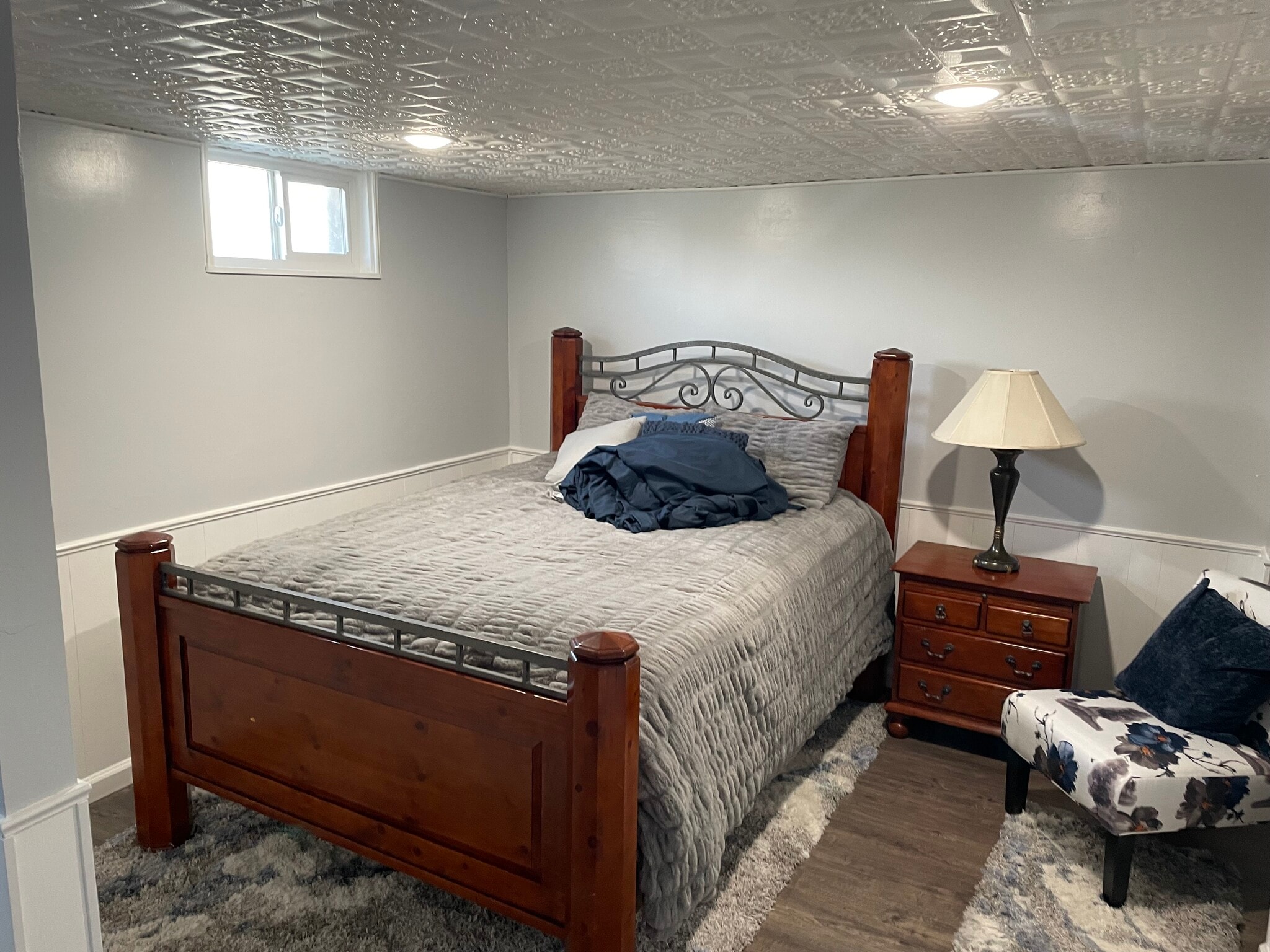 Queen bed - 268 E 9000 S