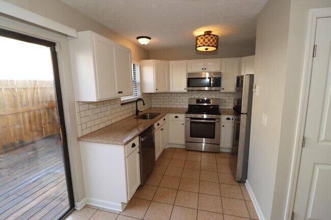 Building Photo - 8176 Rochester Way
