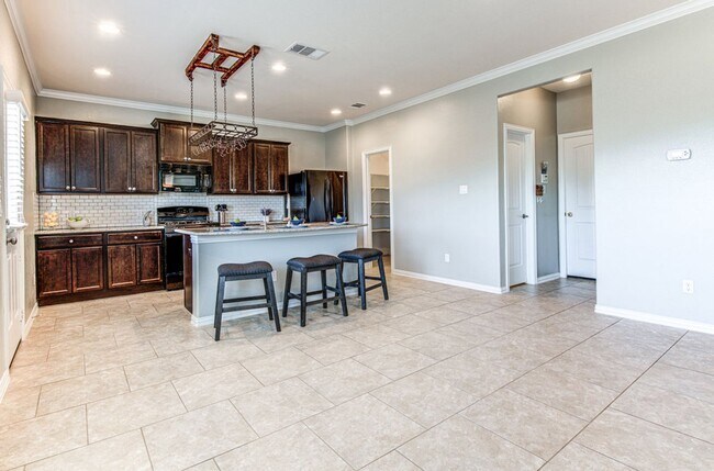Building Photo - 508 Nogales Ln