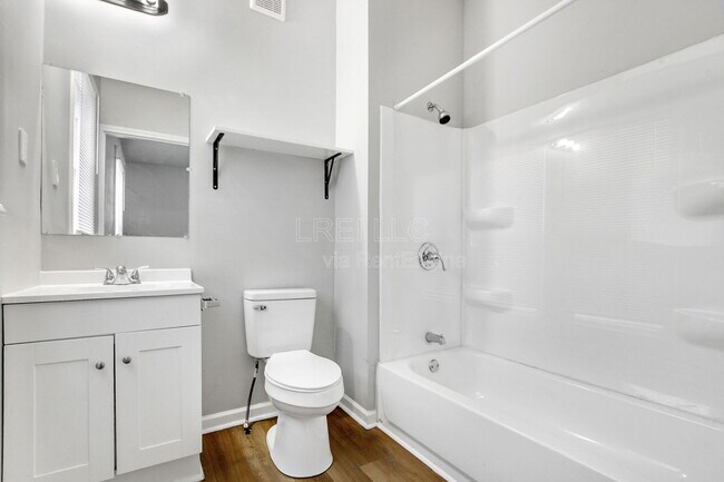 Building Photo - 317 S 39th St