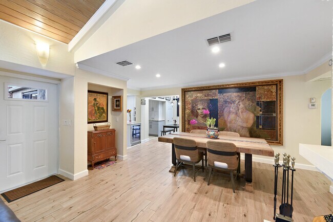 Building Photo - 6548 Patio Ln