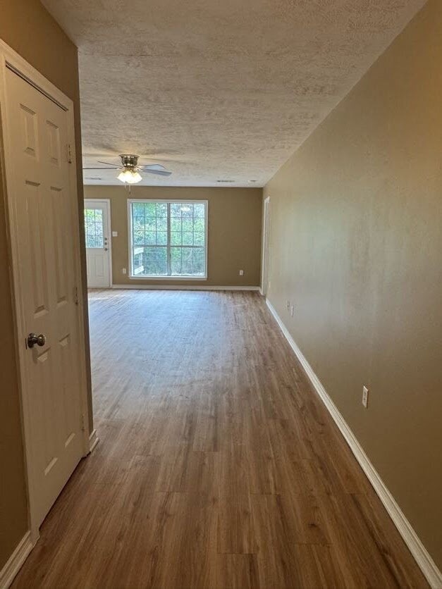 Building Photo - Great 3 bedroom situated next to Blinn College's parking lot!