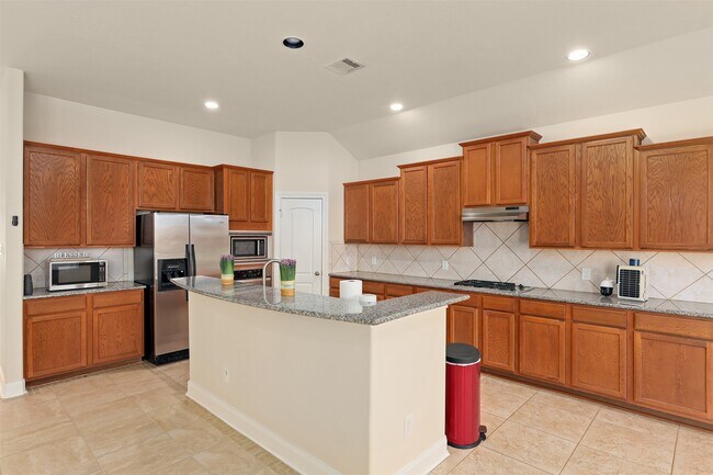 Building Photo - 5026 Gulf Stream Ln