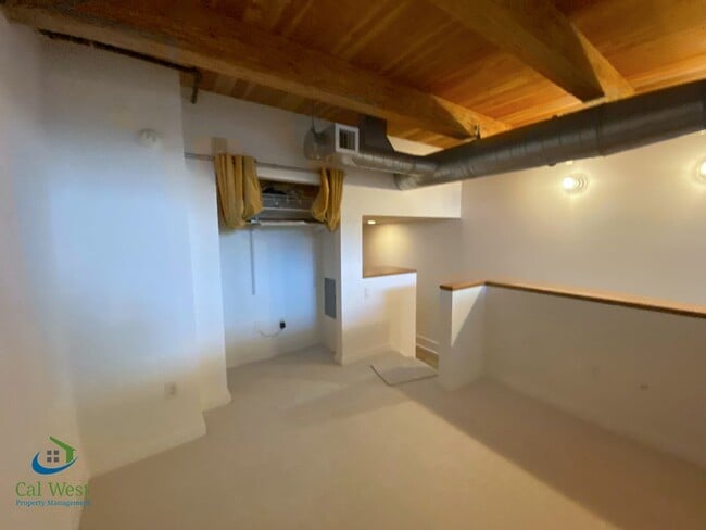 Building Photo - $3595.00 - Luxury 1/1.5 Santana Row with Bonus room