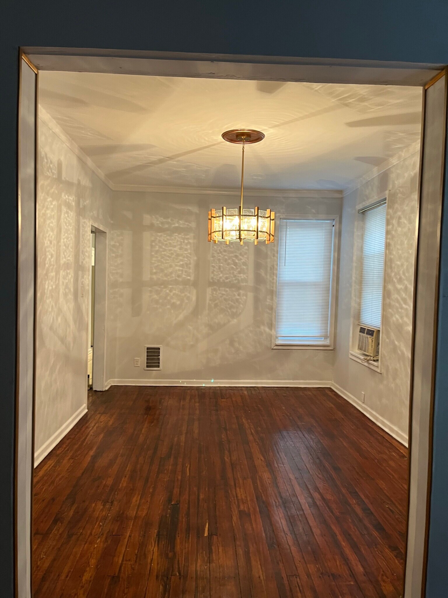 dining rm 1st - 263 West Rittenhouse Street