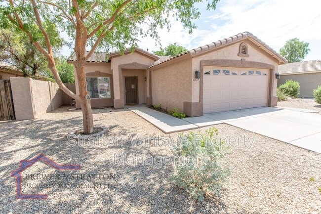 Building Photo - 10117 E Obispo Ave