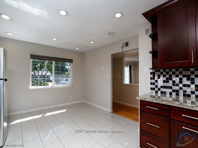 Building Photo - 3727 Kersten Dr