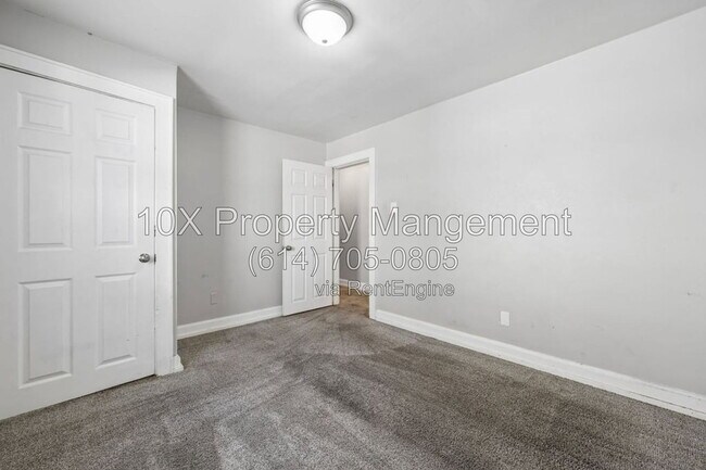 Building Photo - 1088 Siebert St