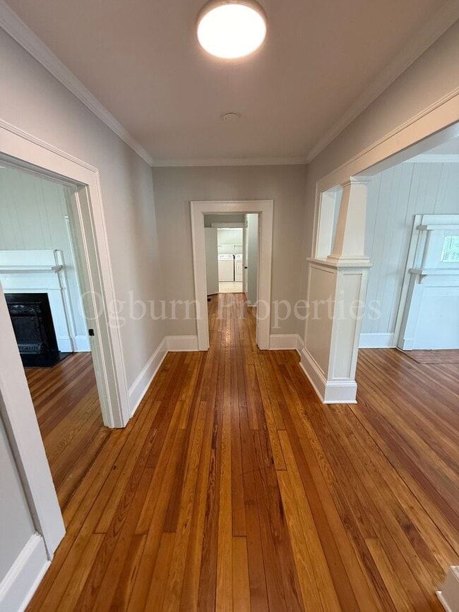 Building Photo - 1100 Franklin St SW