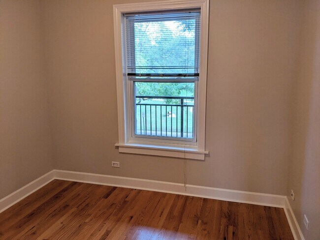 Building Photo - 142 Elmwood Ave