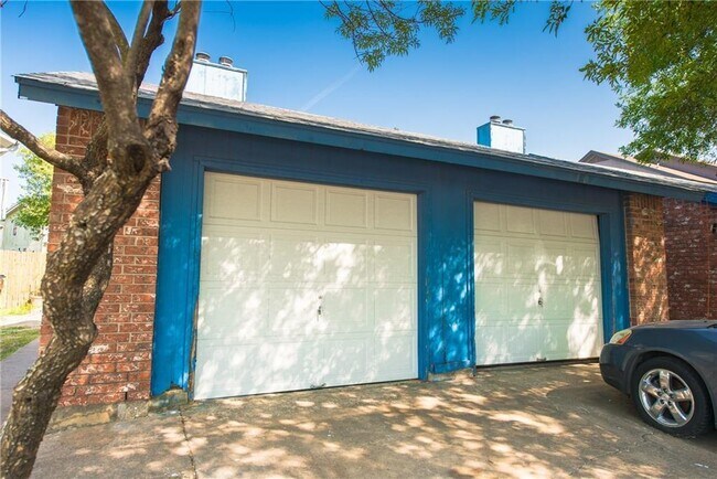 Building Photo - 1803 Rawhide Dr